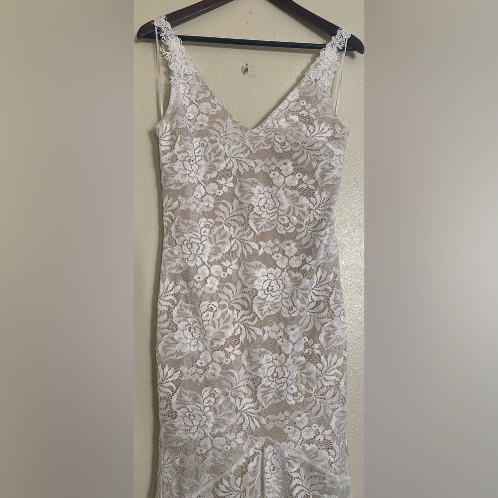 Heartloom  - Wome’s Della Gown White/Ivory - Size: M.
